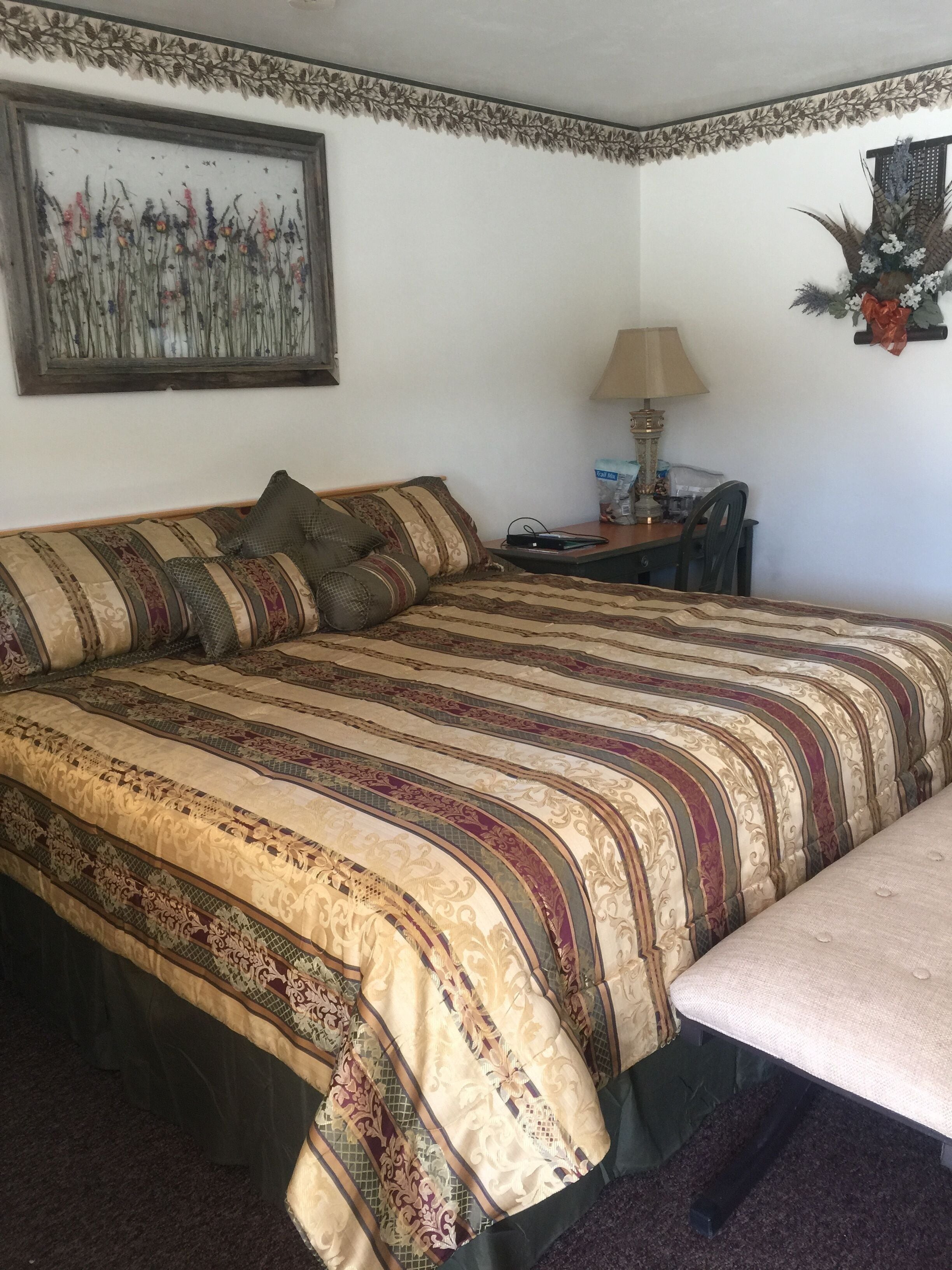 Svit Deluxe - 1 kingsize-säng - privat badrum - bottenvåning | 1 sovrum, sängtillbehör av högsta kvalitet och bäddmadrasser