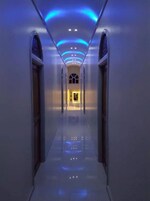 Executive Room, 1 Queen Bed, Non Smoking | Living area | Flat-screen TV