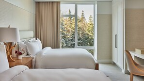 Premium bedding, down duvets, pillow-top beds, minibar - Goldener Hirsch, Auberge Collection (Park City)