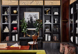 Lobby sitting area - Goldener Hirsch, Auberge Collection (Park City)