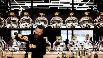 Wine bar