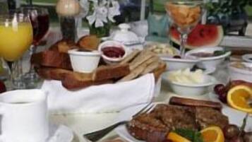 Daily cooked-to-order breakfast for a fee
