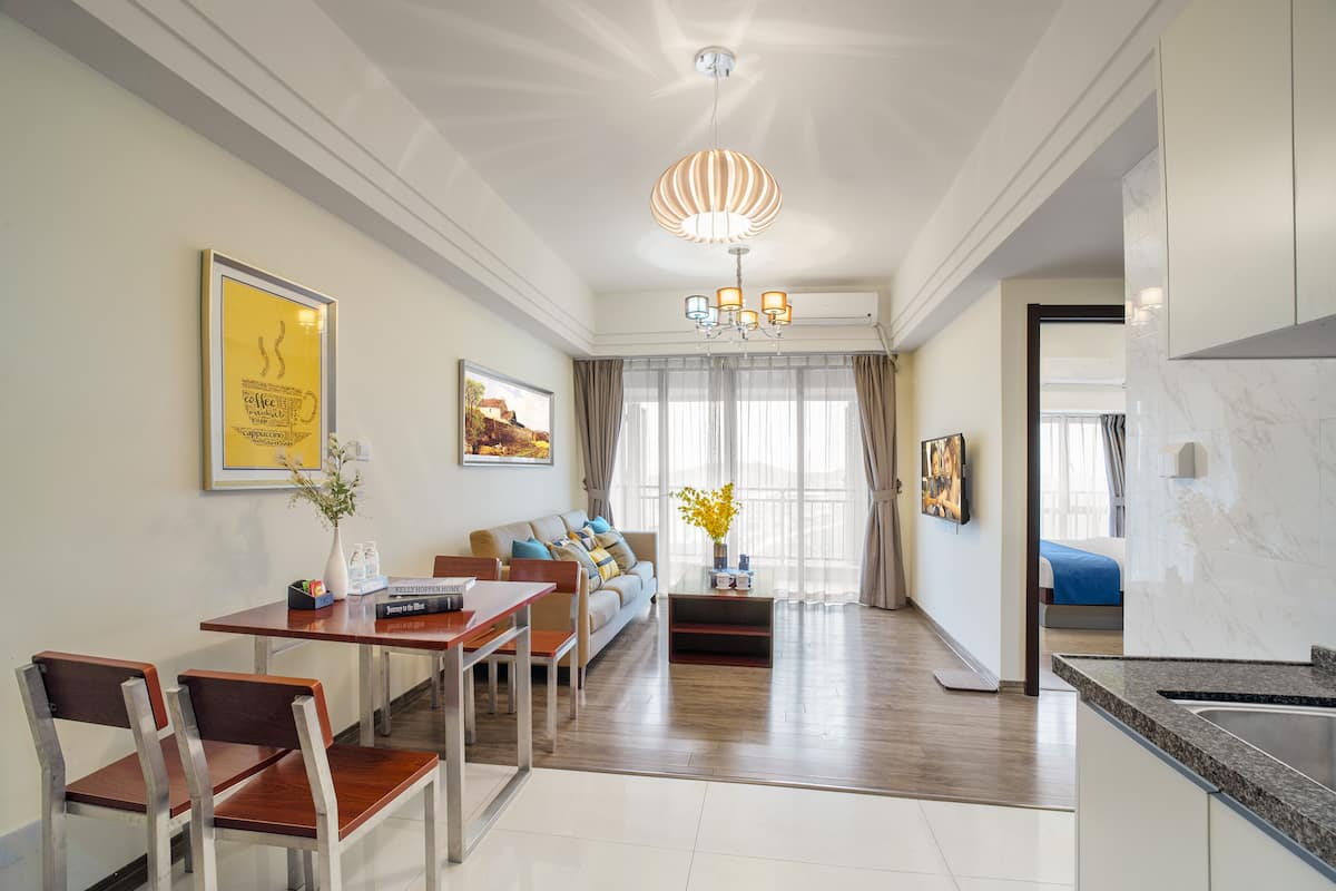 1 Schlafzimmer, Schreibtisch, Verdunkelungsvorhänge
