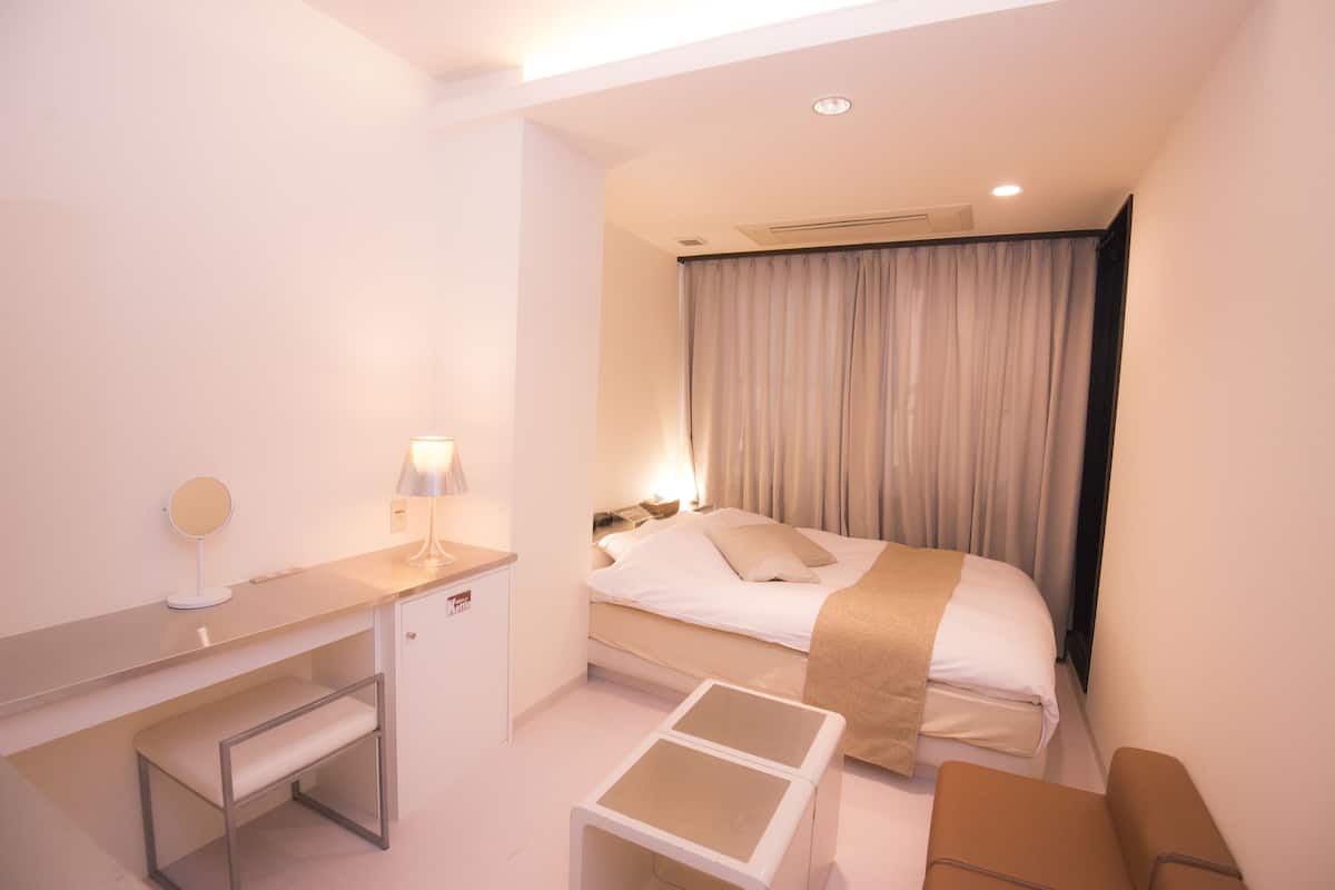 Masa, ücretsiz kablosuz İnternet