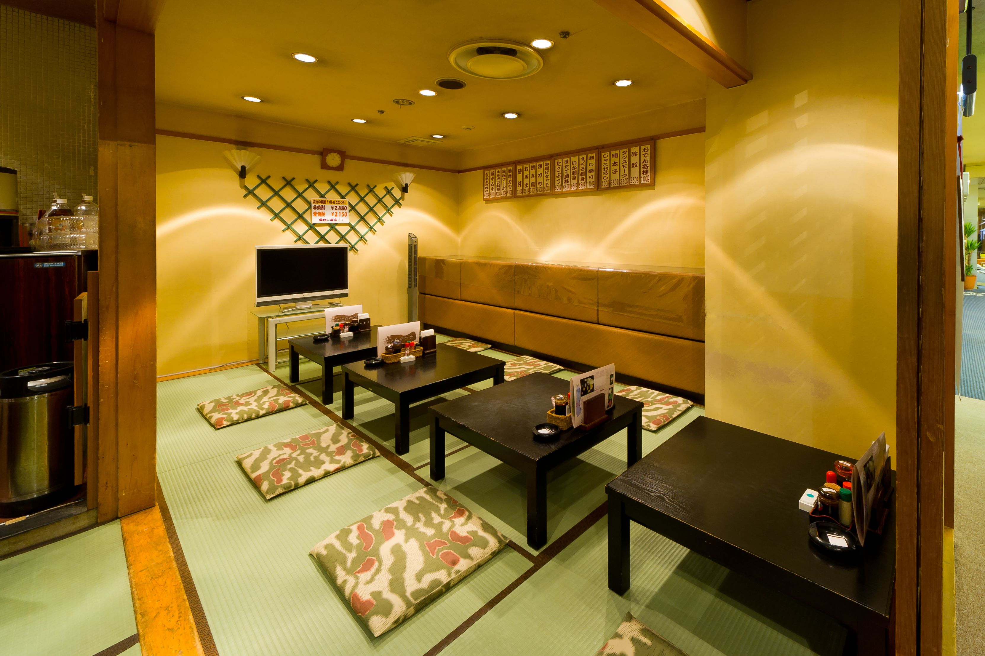 free buffet breakfast