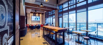 Watermark Hotel Kaohsiung Station