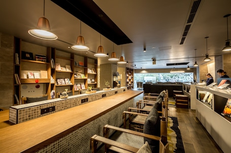 Lobby lounge. Hotel Resol Nagoya