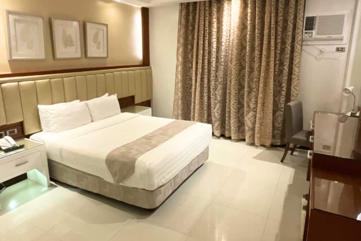 In-room safe, desk, blackout curtains, free WiFi