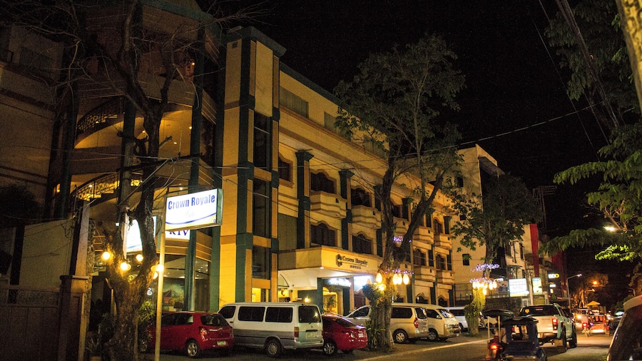 Crown Royale Hotel