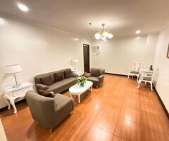 Royal Suite | In-room safe, desk, blackout drapes, free WiFi