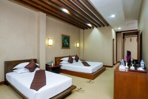 Suite junior | Minibar, escritorio y wifi gratis 