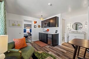 The Draper | Free rollaway beds, free WiFi, bed sheets