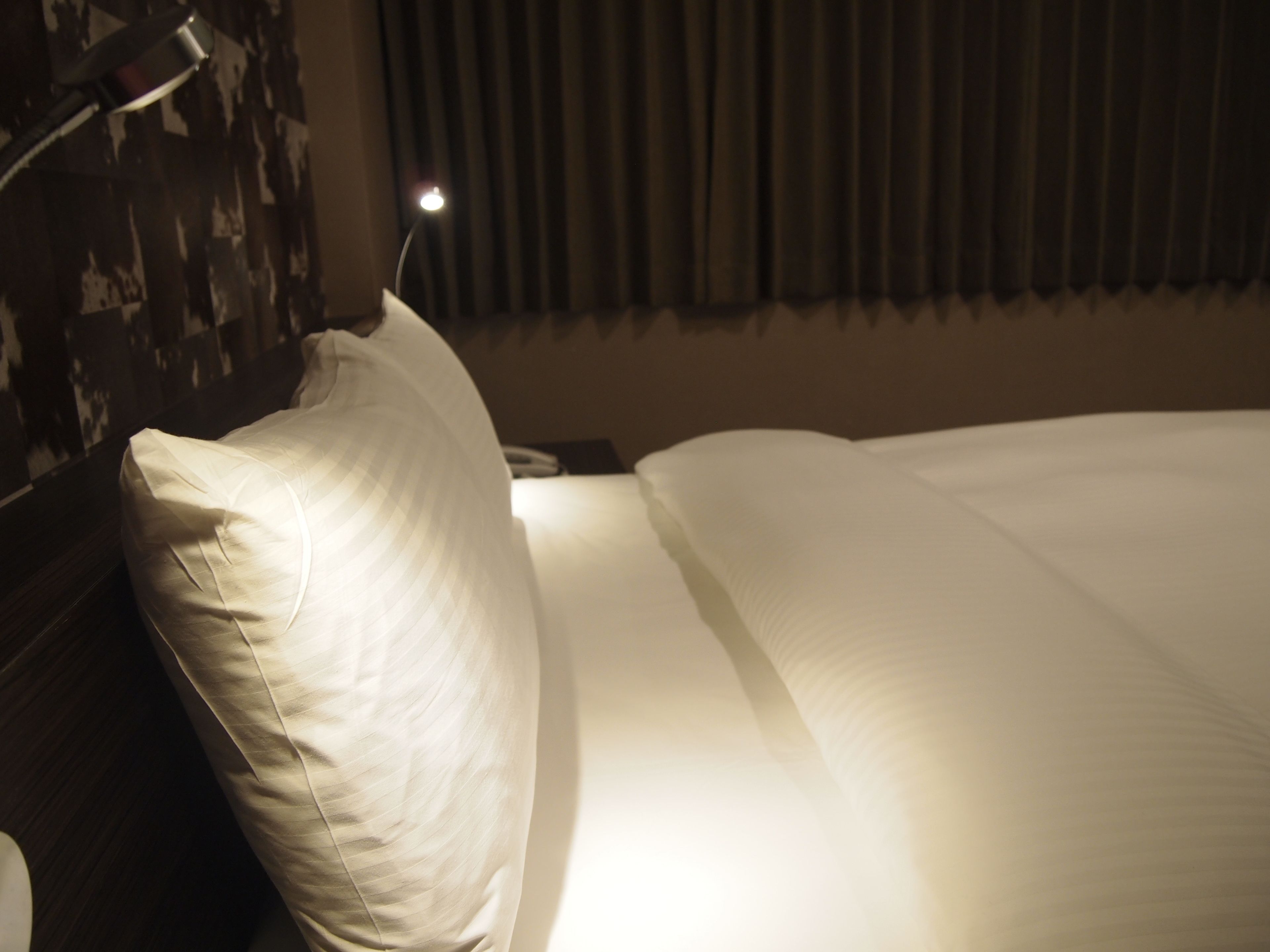 藝境客房 | 房內夾萬、獨特設計、書桌、遮光窗簾/窗簾