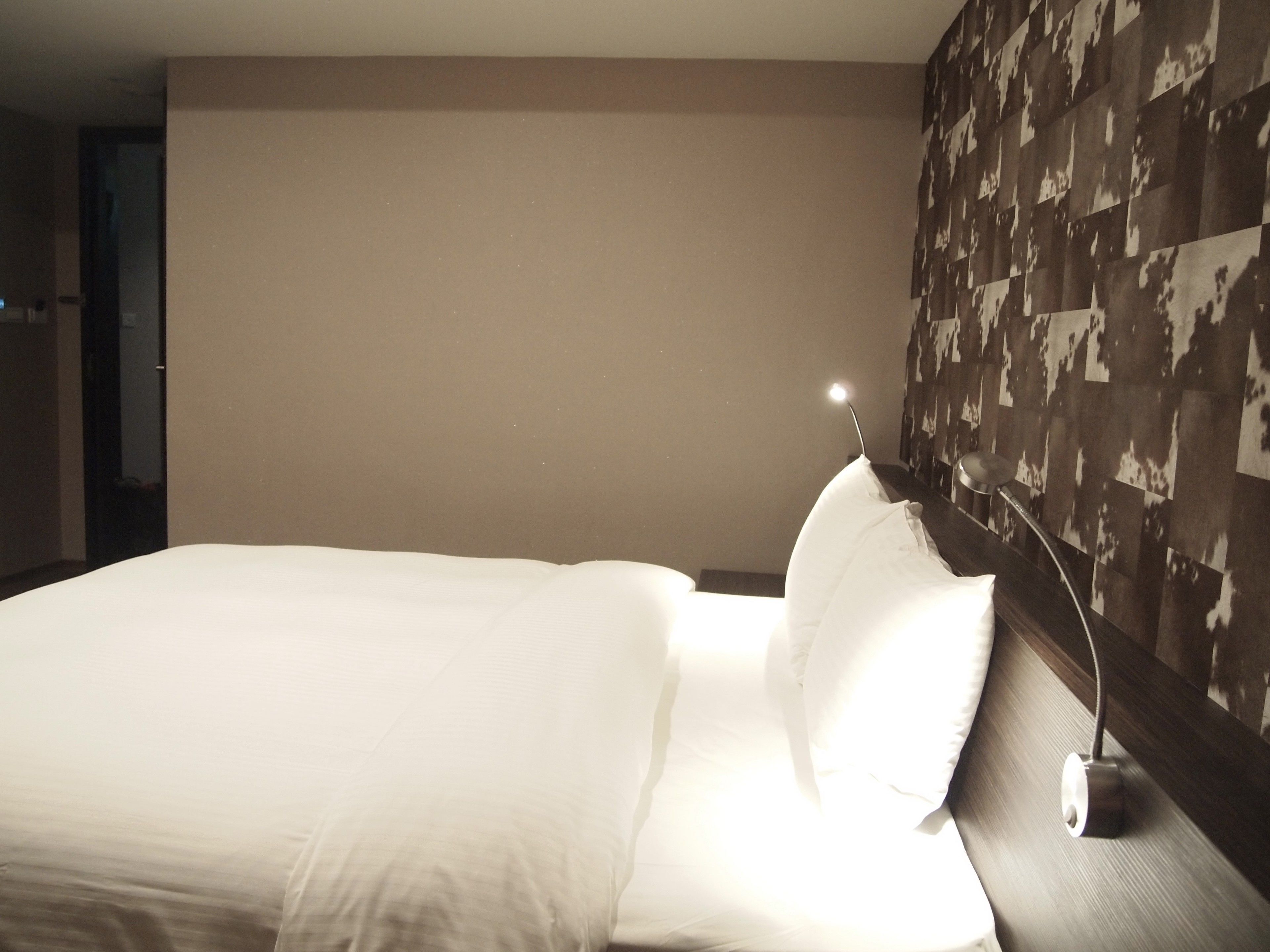 deluxe double room | in-room safe, individually decorated, desk, blackout curtains