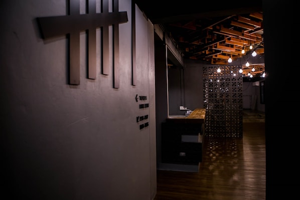 Reception - Silom Space Hostel (Bangkok)