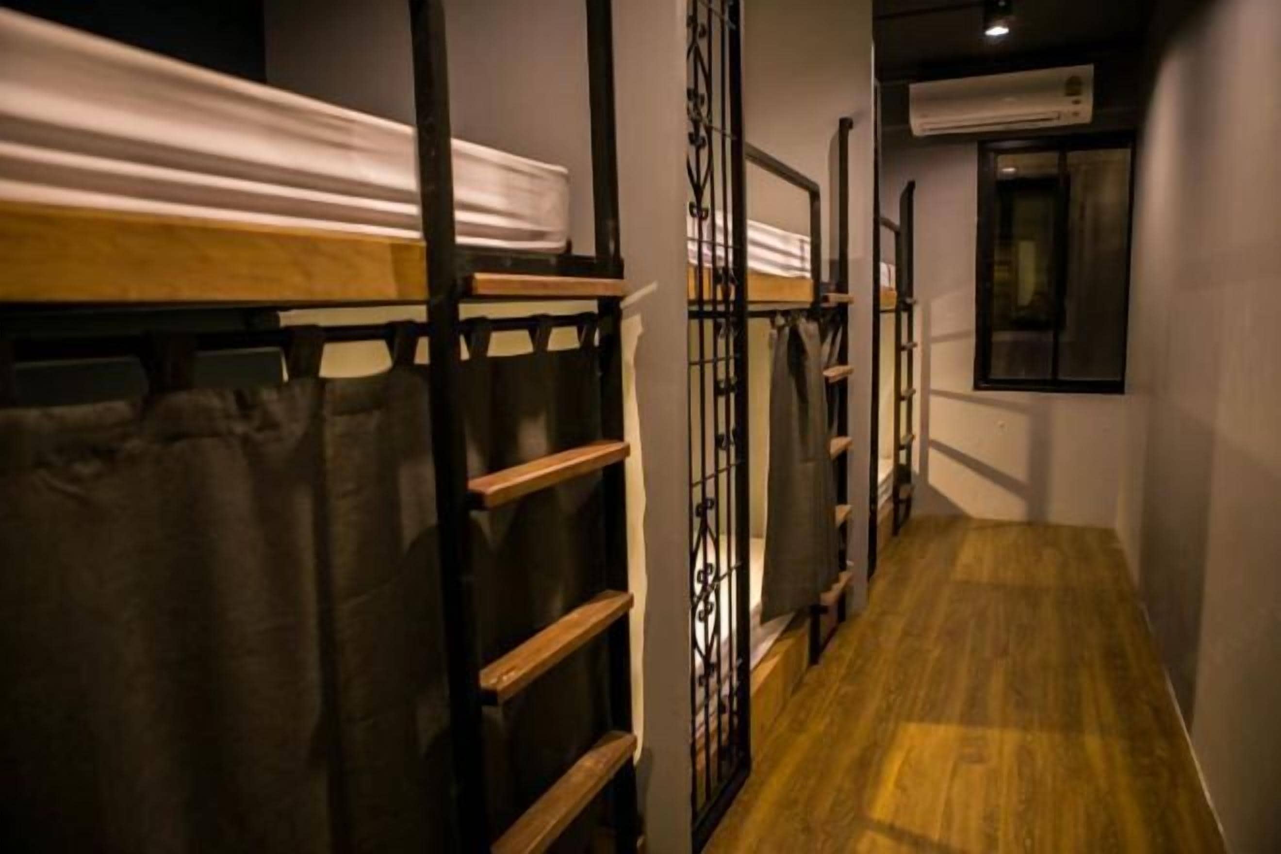 Desk, iron/ironing board, rollaway beds, free WiFi