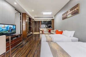 Minibar, in-room safe, desk, blackout curtains - Yicheng Apartment PaZhou Poly World Center (Guangzhou)