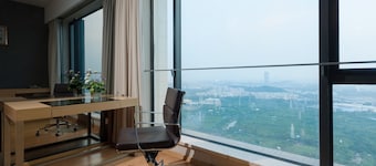 Yicheng Apartment PaZhou Poly World Center