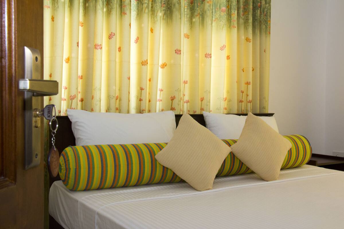Deluxe Double Room, 2 Bedrooms, River View, Lakeside | Desk, soundproofing, iron/ironing board (on request), WiFi (free)