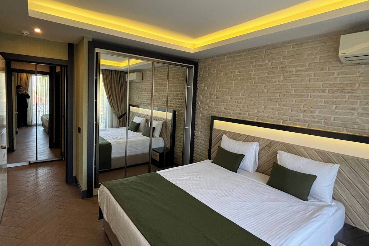 1 chambre, minibar, coffres-forts dans les chambres, bureau