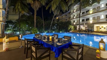 Outdoor pool, pool loungers