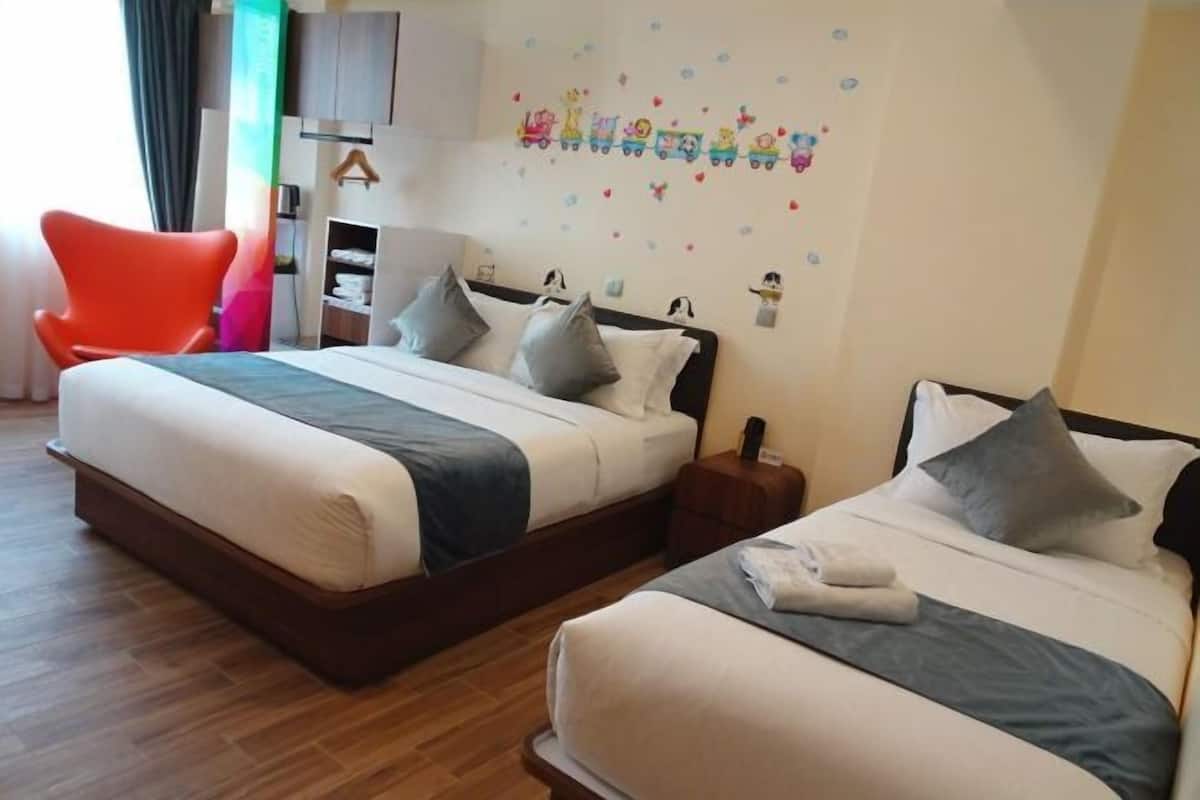 Free minibar, in-room safe, desk, soundproofing