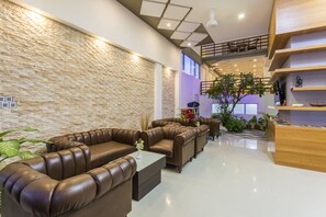 Lobby sitting area - Kuredhi Beach Inn (Maafushi)