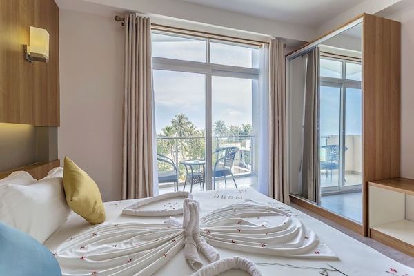 Deluxe Double Room, Balcony, City View | Premium bedding, minibar, in-room safe, desk