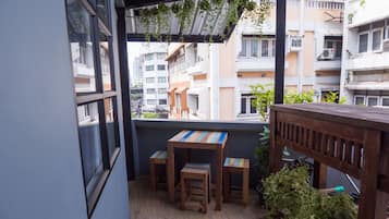 Studio Apartment | Balcony