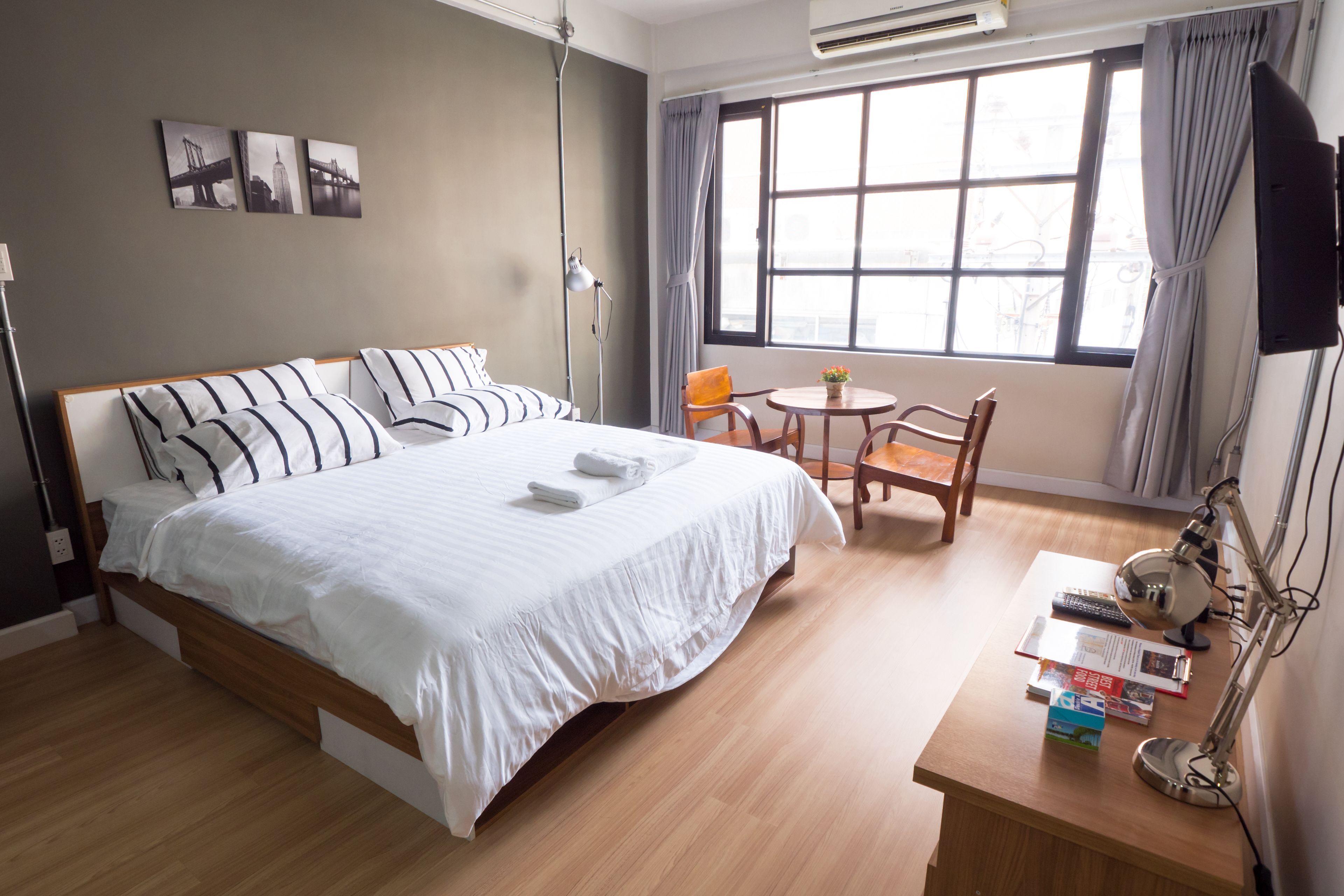 Studio Apartment | Schreibtisch, Verdunkelungsvorhänge, kostenloses WLAN, Bettwäsche