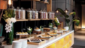 Comida y bebida