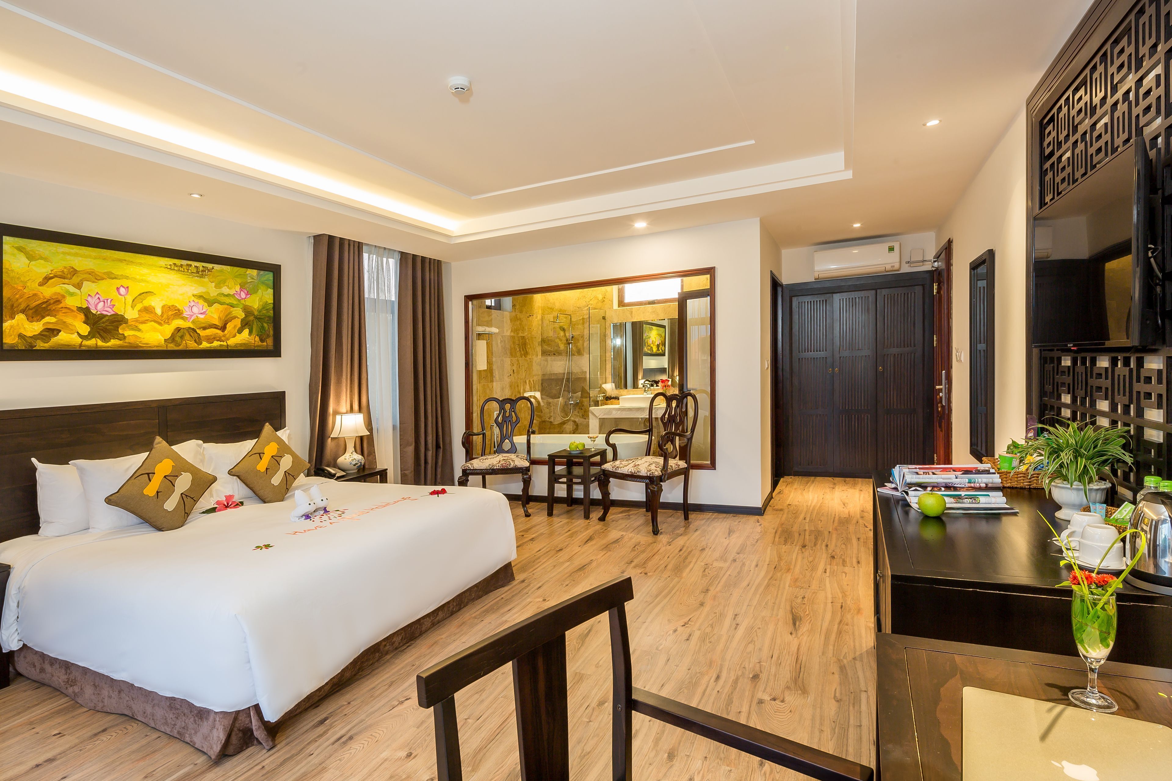 Ropa de cama de alta calidad y minibar 