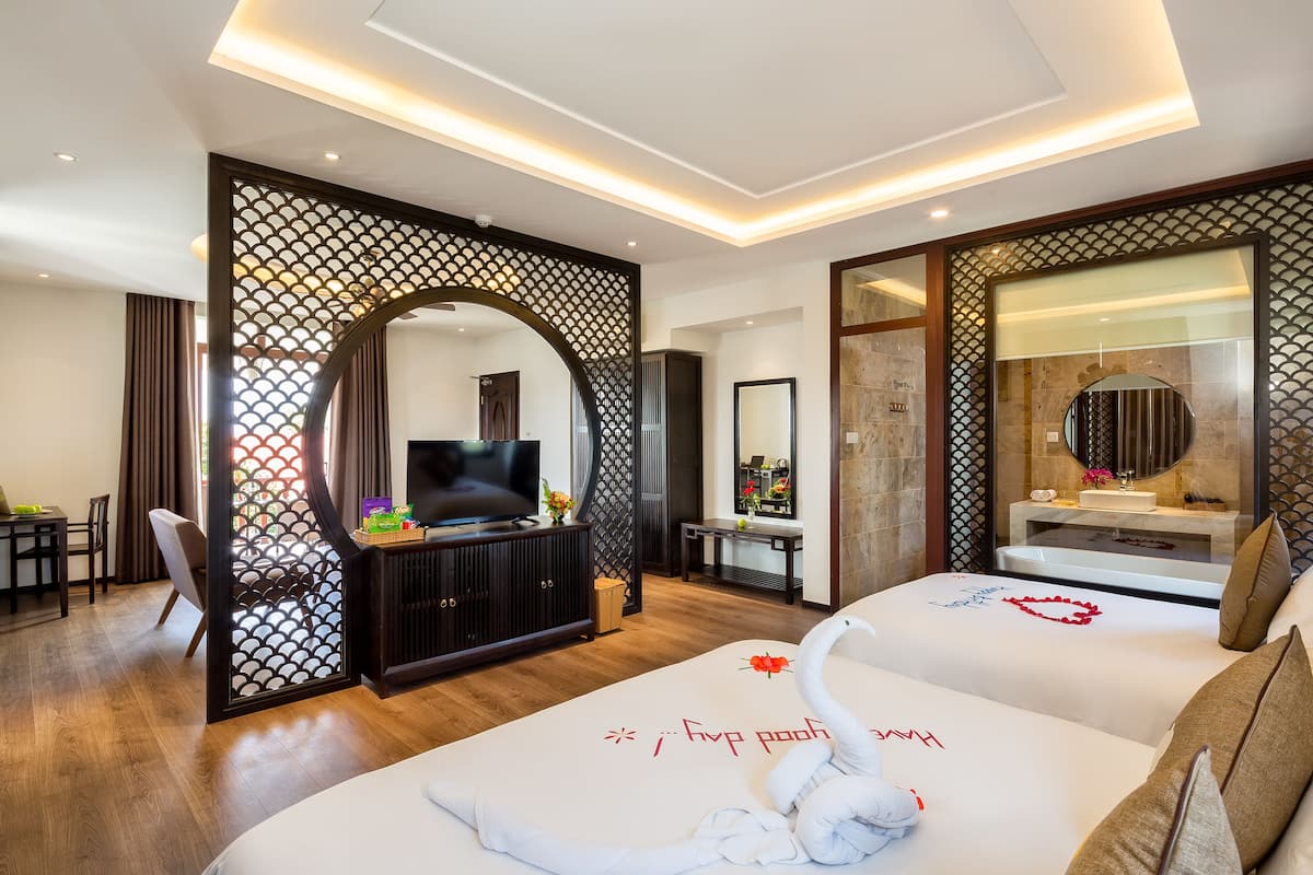 Suite familiar, balcón | 1 habitación, ropa de cama de alta calidad y minibar