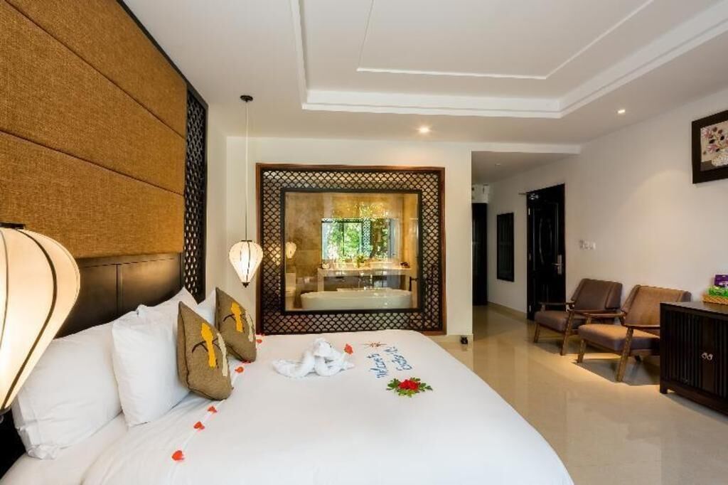 Roupas de cama premium, frigobar, cofres nos quartos, escrivaninha