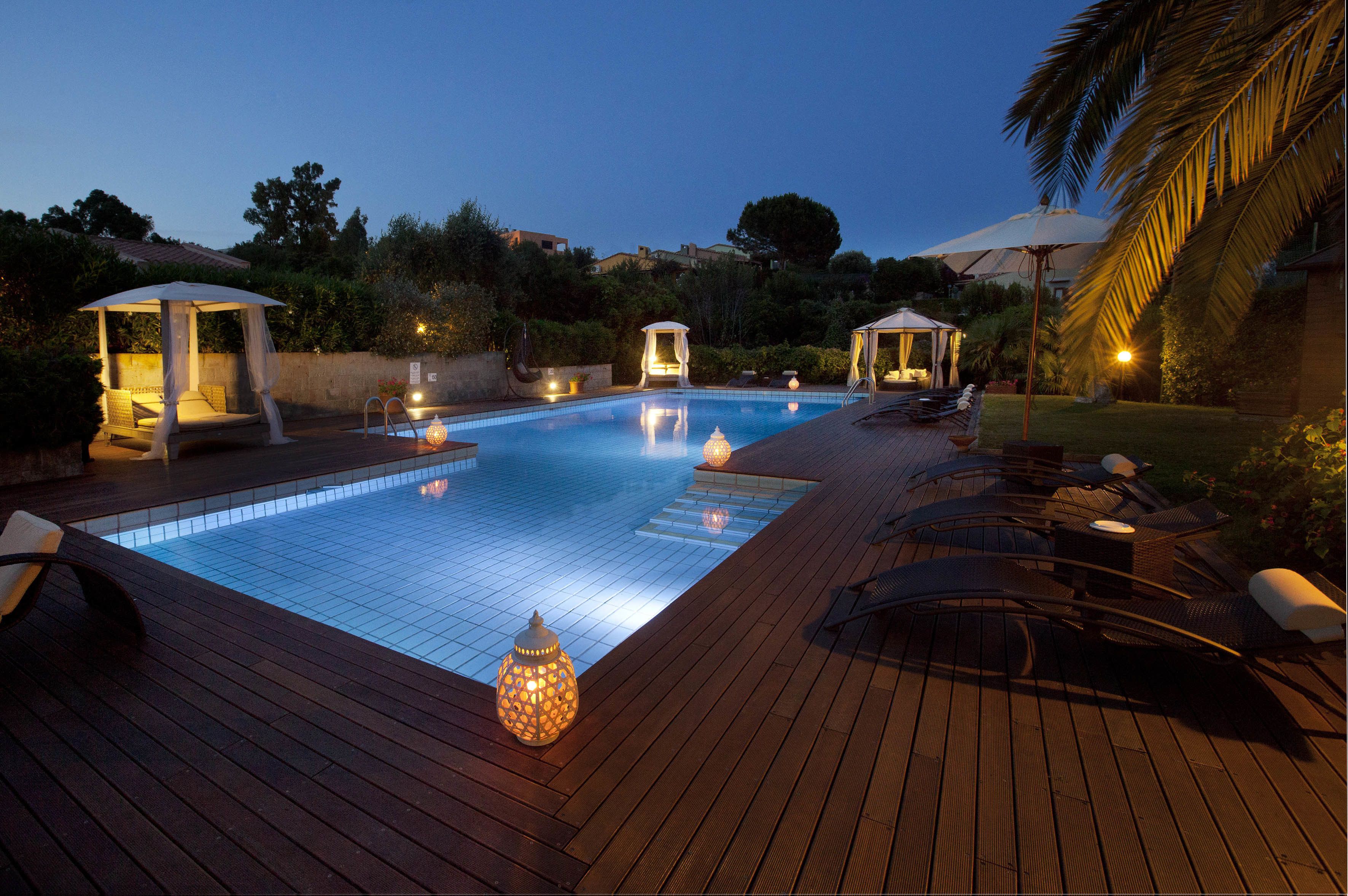 seasonal outdoor pool, pool umbrellas, pool loungers