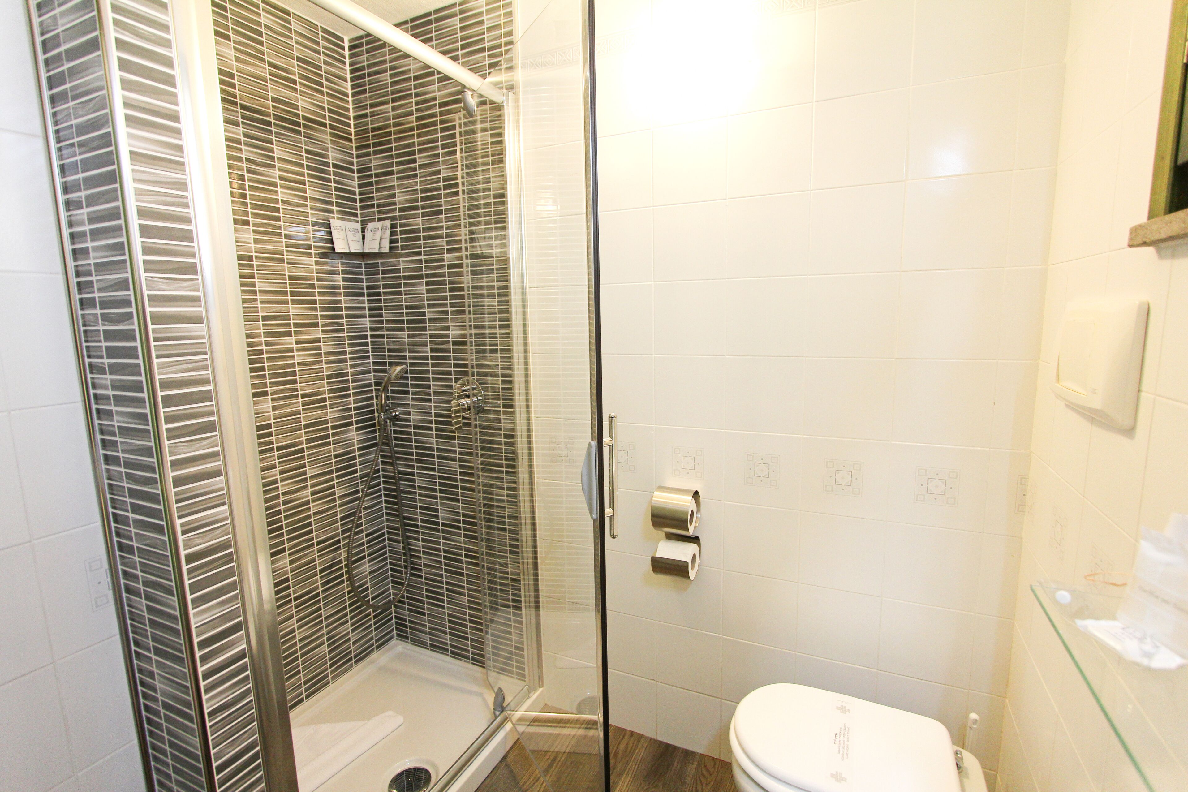 shower, bidet, towels