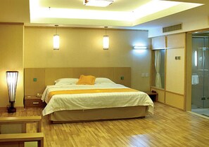 디럭스룸, 킹사이즈침대 1개 | 객실 내 금고, 책상, 방음 설비, 다리미/다리미판