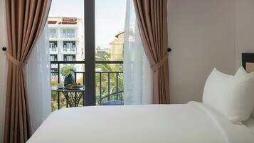 Minibar, in-room safe, desk, soundproofing