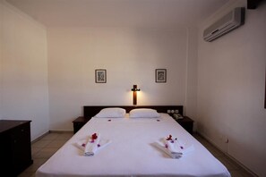 Minibar, desk, free cots/infant beds - Sun and Sea Beach Hotel (Bodrum)