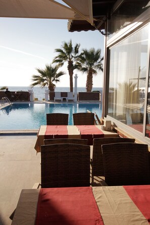 Breakfast, lunch, dinner served; Turkish cuisine  - Sun and Sea Beach Hotel (Bodrum)