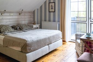 Decoración personalizada, muebles diferentes y escritorio 