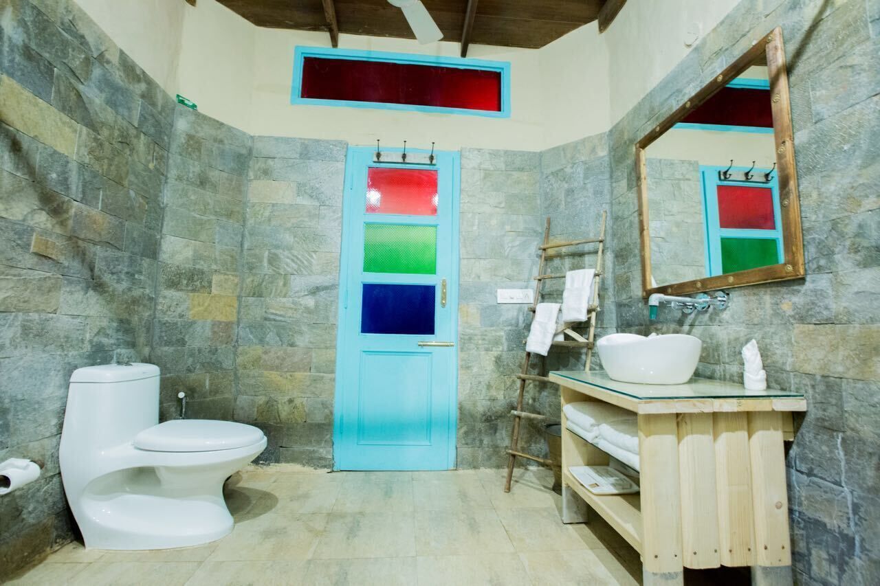 shower, free toiletries, hair dryer, slippers