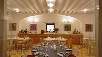 Tägliches großes Frühstück (15 EUR pro Person)