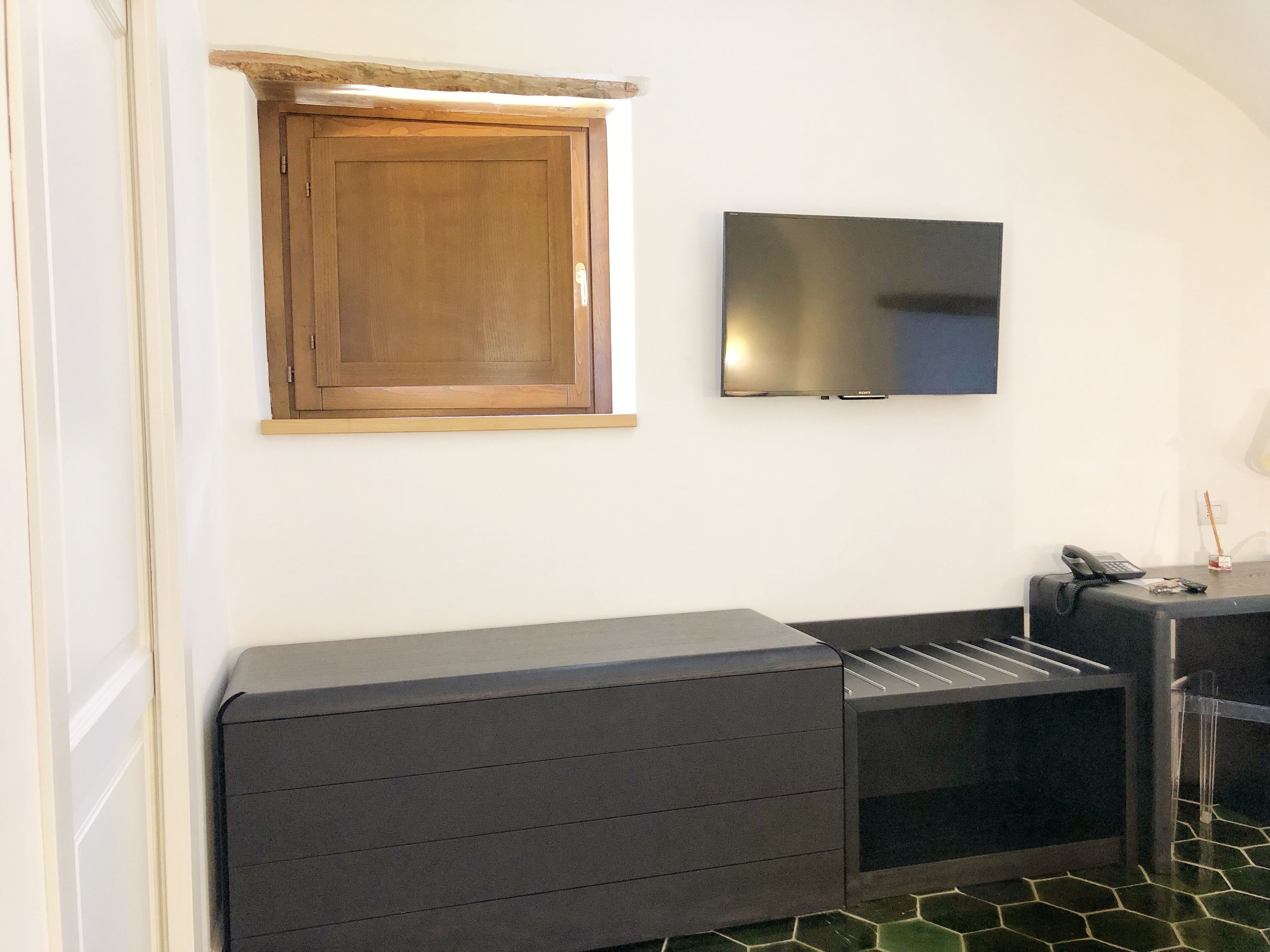 deluxe double room | 1 bedroom, premium bedding, minibar, in-room safe