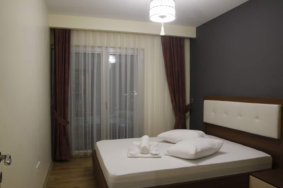 1 bedroom, desk, free WiFi