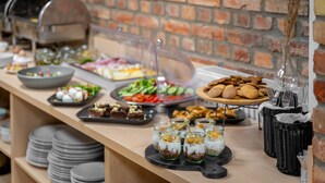 Frokostbuffé hver dag (mot et tillegg)