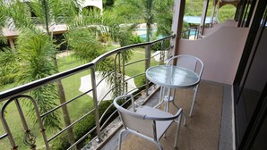 Balcony - Krabi Holiday Sea Resort (Krabi)