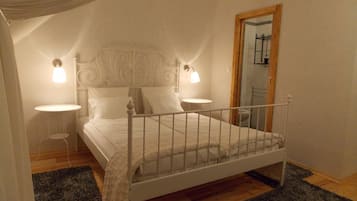 In-room safe, individually decorated, individually furnished, desk