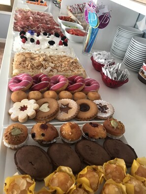 뷔페 아침 식사