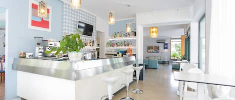 Snack-bar